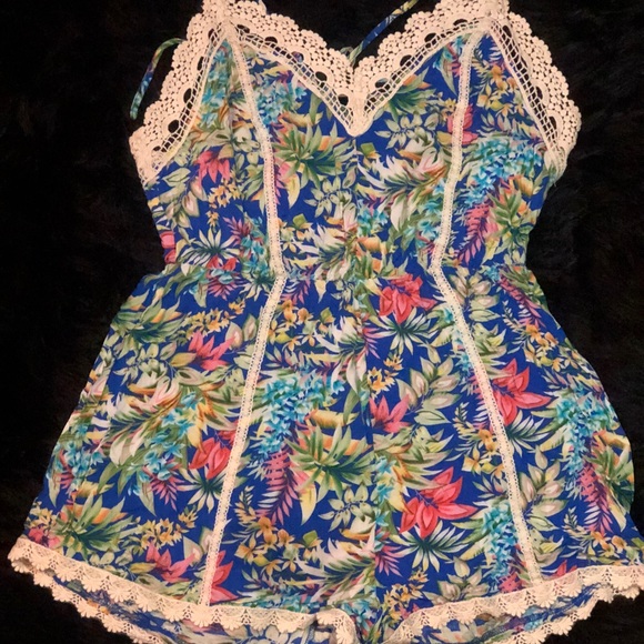 Lush romper Size M - Picture 1 of 6